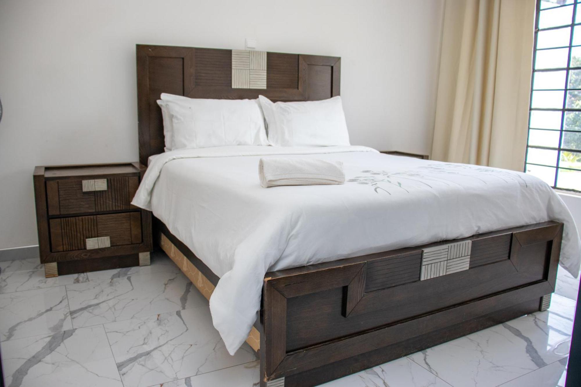Lowin Suites-One-Bed Apartments 卢萨卡 外观 照片